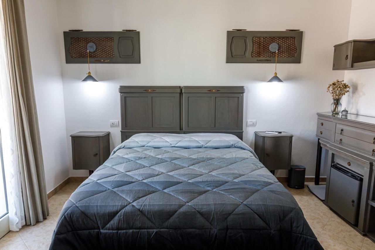 Domo Anna Hotel Villasimius Bagian luar foto