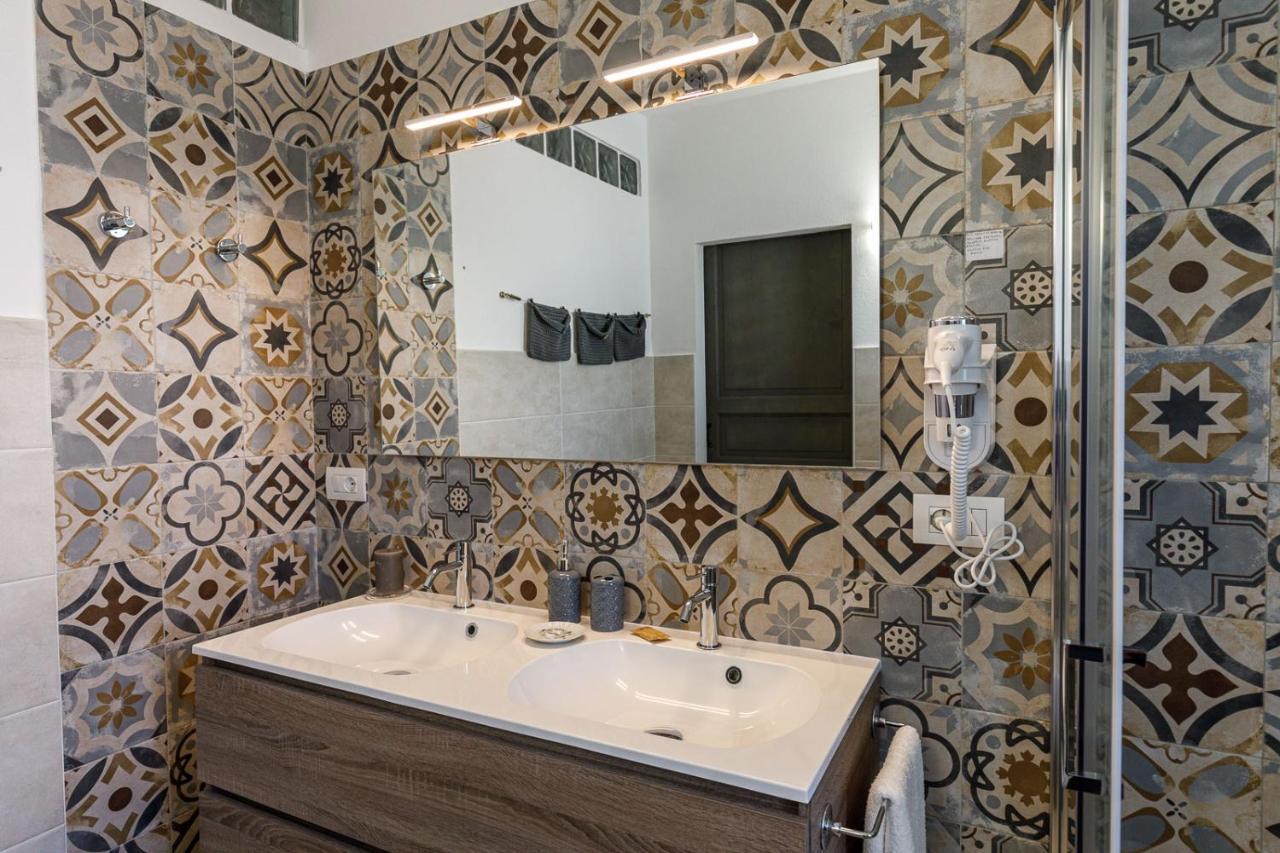 Domo Anna Hotel Villasimius Bagian luar foto